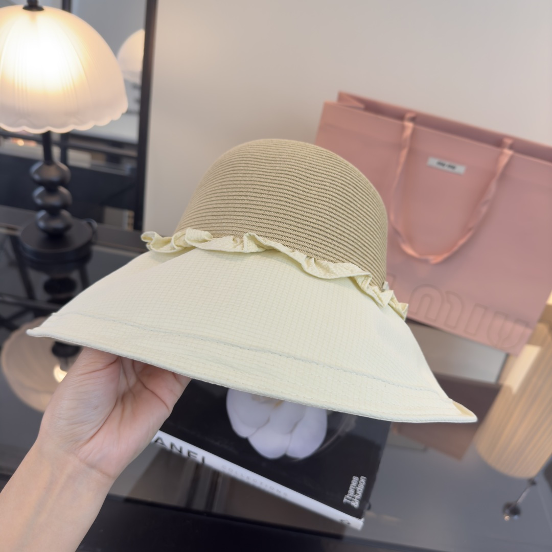 Pmiumiu缪缪新款草帽，多巴胺拼色设计，超级有夏天的味道，头围57cm 可折叠