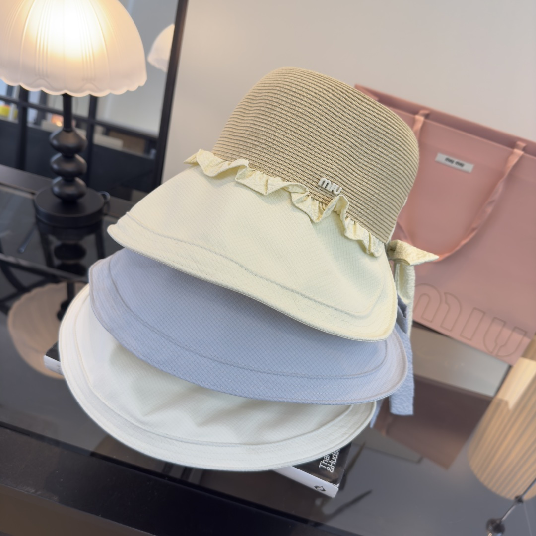 Pmiumiu缪缪新款草帽，多巴胺拼色设计，超级有夏天的味道，头围57cm 可折叠