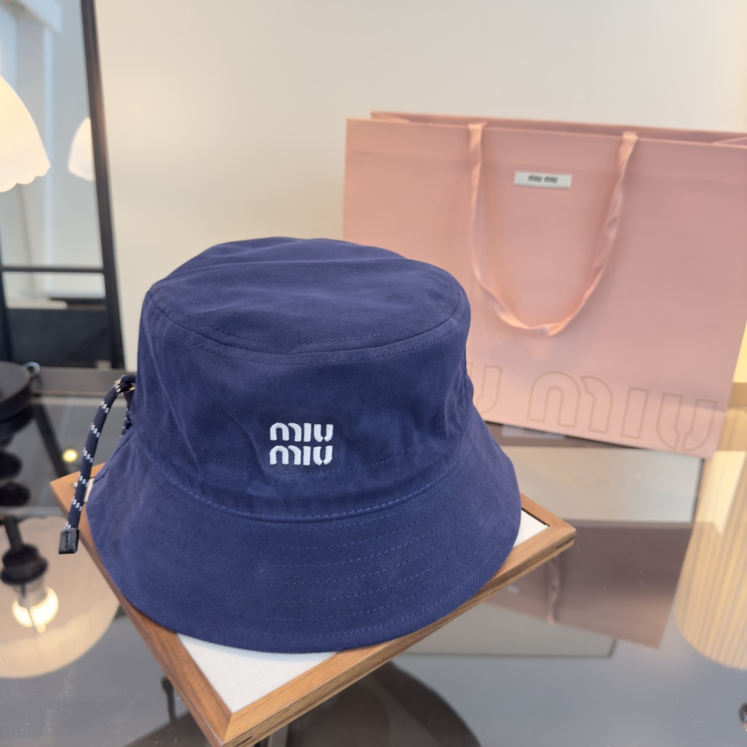 Pmiumiu缪缪新款渔夫帽，帆布面，官方新款，内标齐全，男女通用