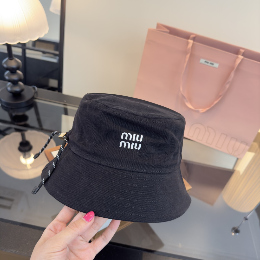 Pmiumiu缪缪新款渔夫帽，帆布面，官方新款，内标齐全，男女通用