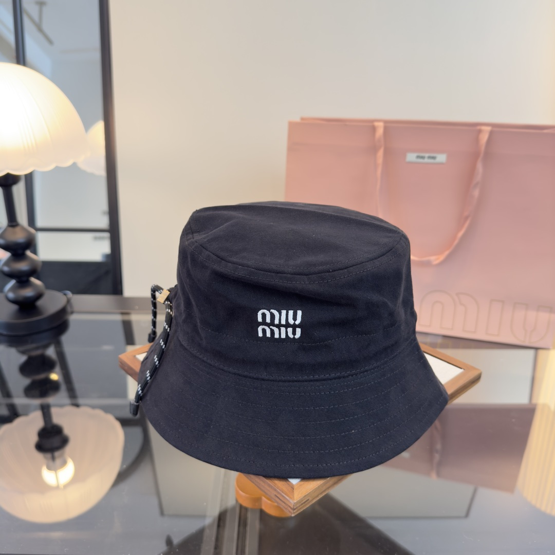 Pmiumiu缪缪新款渔夫帽，帆布面，官方新款，内标齐全，男女通用