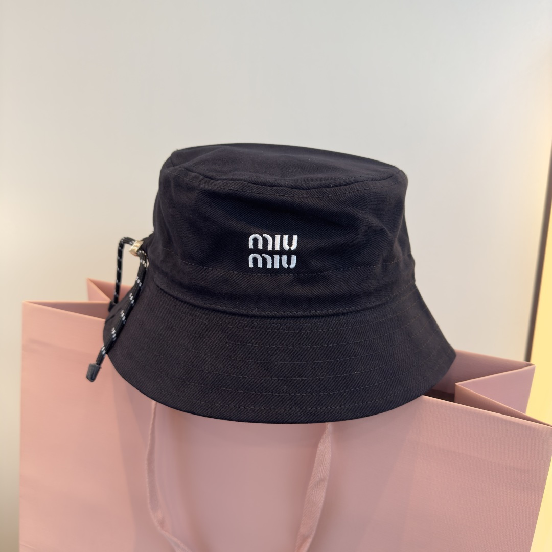 Pmiumiu缪缪新款渔夫帽，帆布面，官方新款，内标齐全，男女通用