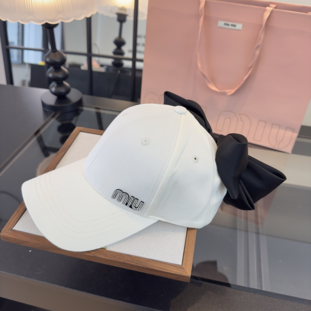 Pmiumiu缪缪新款蝴蝶结🎀鸭舌帽，高端面料、头围57cm