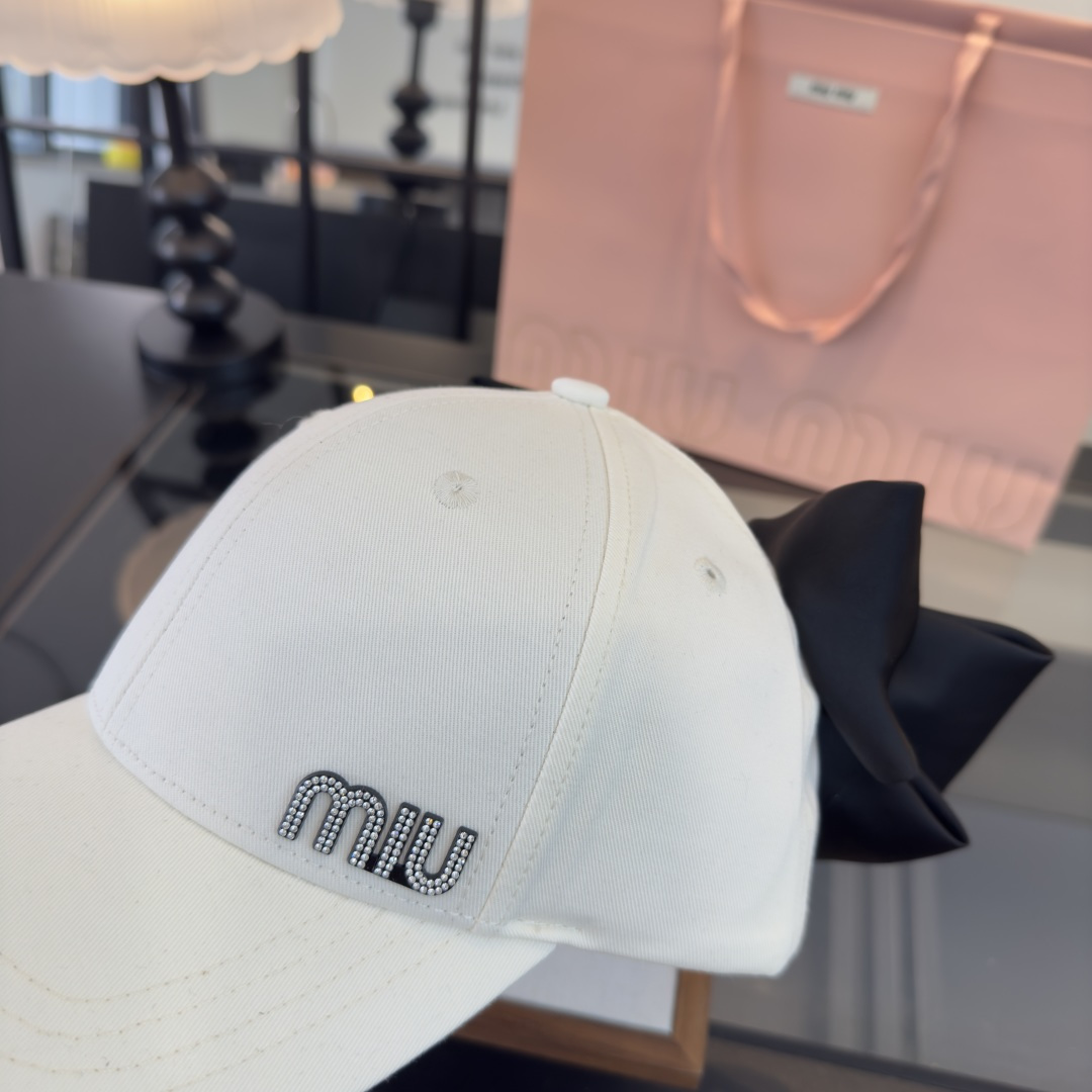 Pmiumiu缪缪新款蝴蝶结🎀鸭舌帽，高端面料、头围57cm