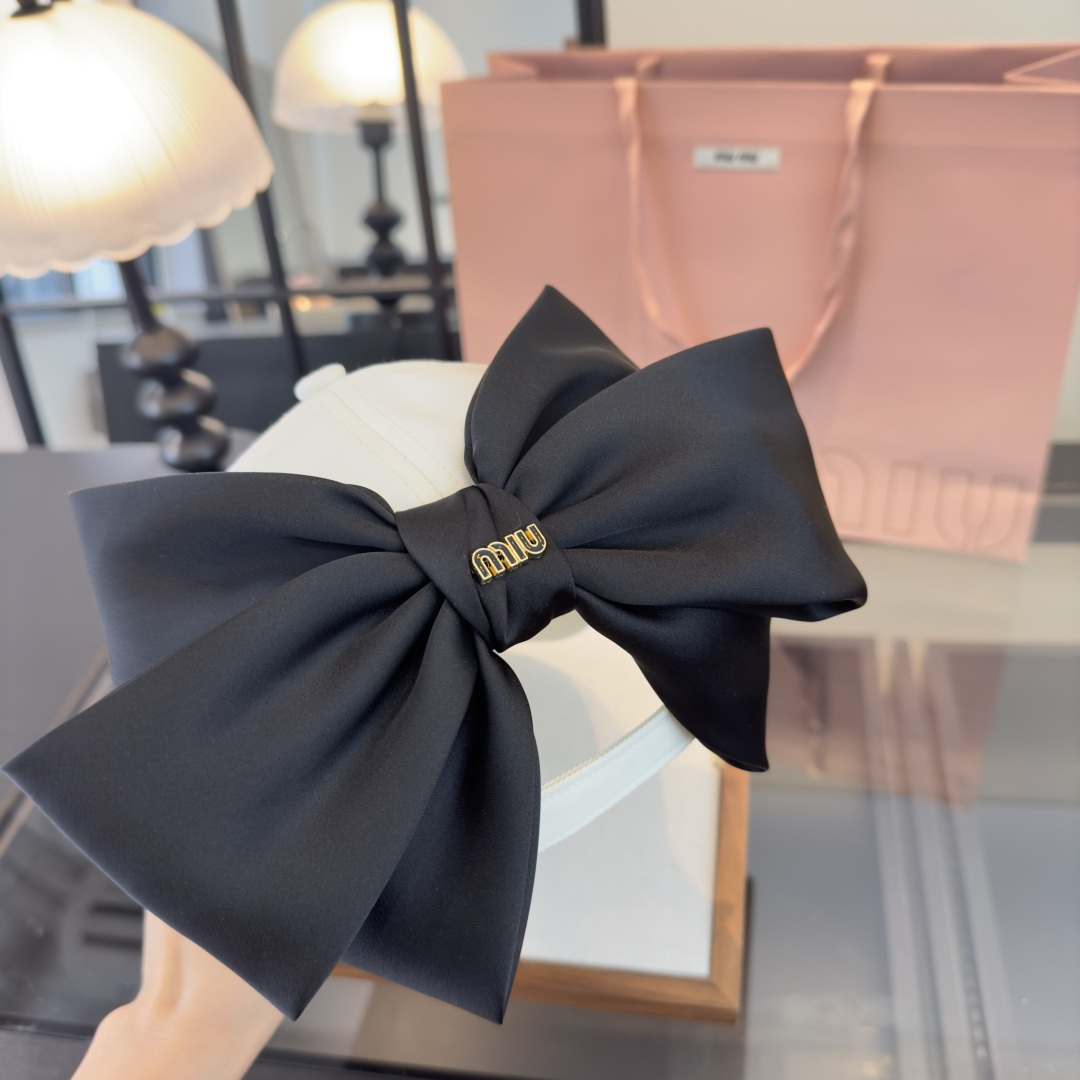 Pmiumiu缪缪新款蝴蝶结🎀鸭舌帽，高端面料、头围57cm