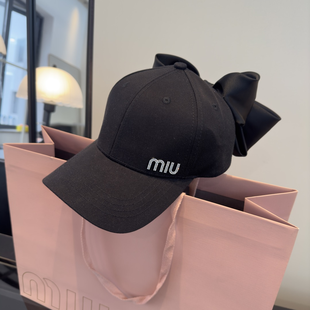 Pmiumiu缪缪新款蝴蝶结🎀鸭舌帽，高端面料、头围57cm