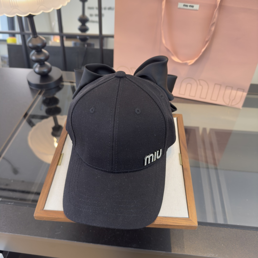 Pmiumiu缪缪新款蝴蝶结🎀鸭舌帽，高端面料、头围57cm
