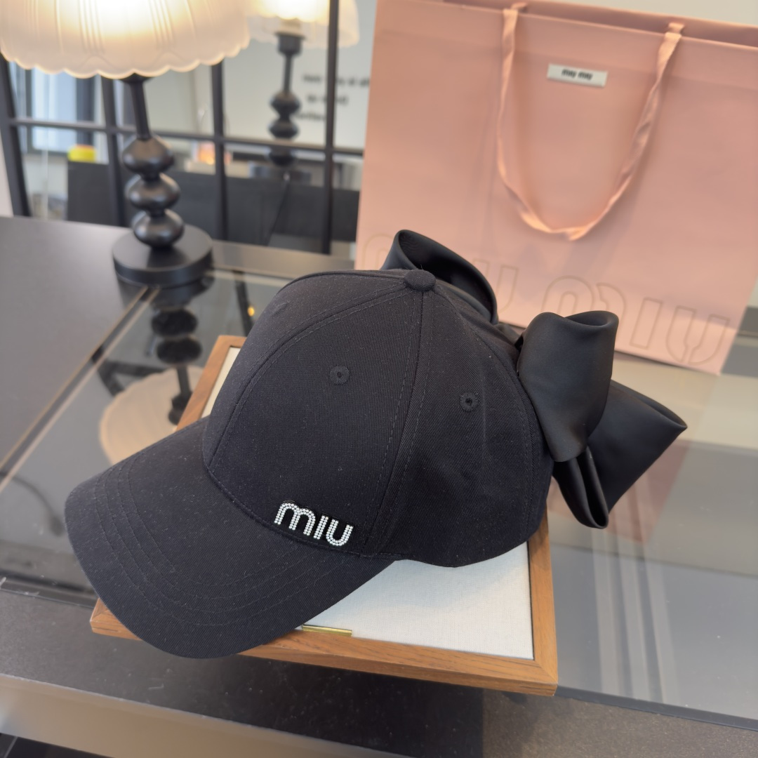 Pmiumiu缪缪新款蝴蝶结🎀鸭舌帽，高端面料、头围57cm