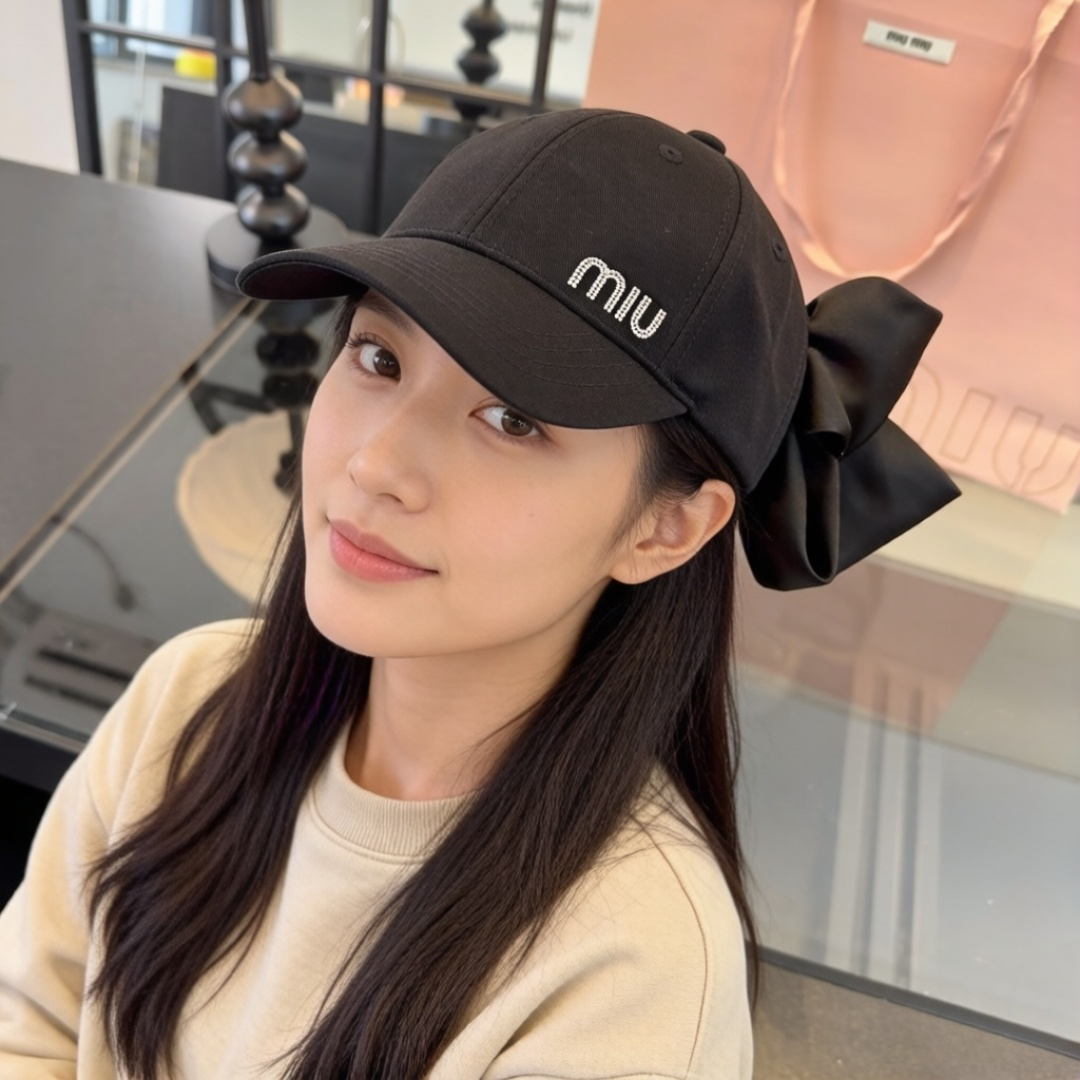 Pmiumiu缪缪新款蝴蝶结🎀鸭舌帽，高端面料、头围57cm