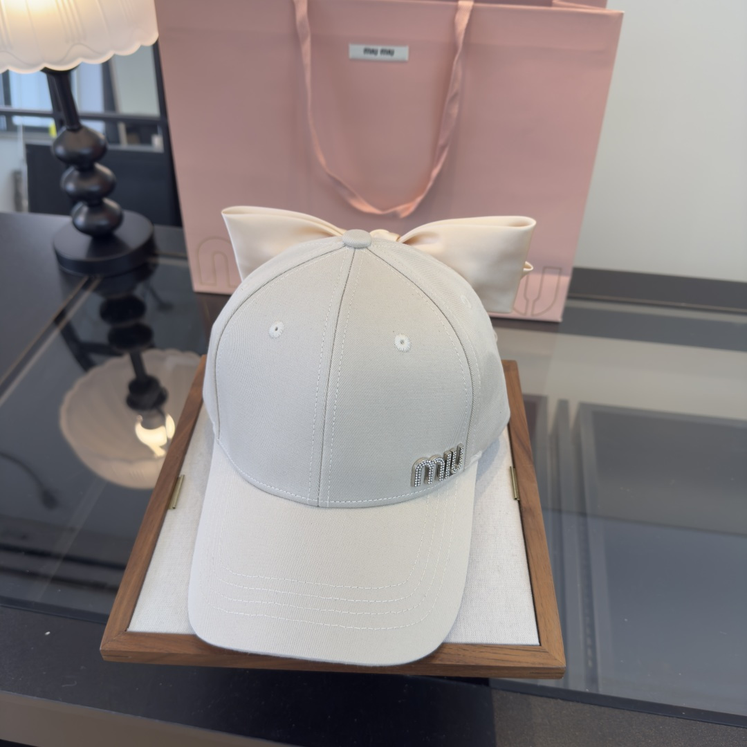 Pmiumiu缪缪新款蝴蝶结🎀鸭舌帽，高端面料、头围57cm