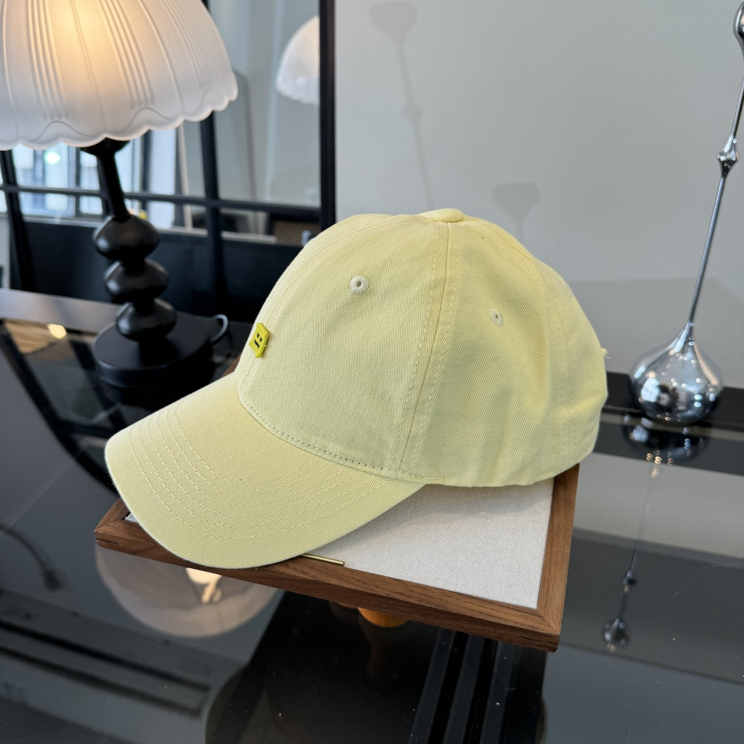 PAcne Studios 新款棒球帽 男女同款 ！！