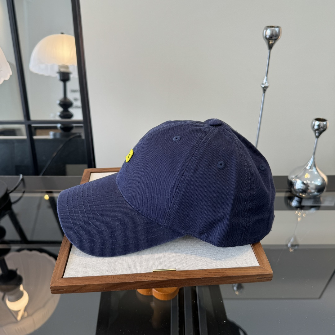PAcne Studios 新款棒球帽 男女同款 ！！