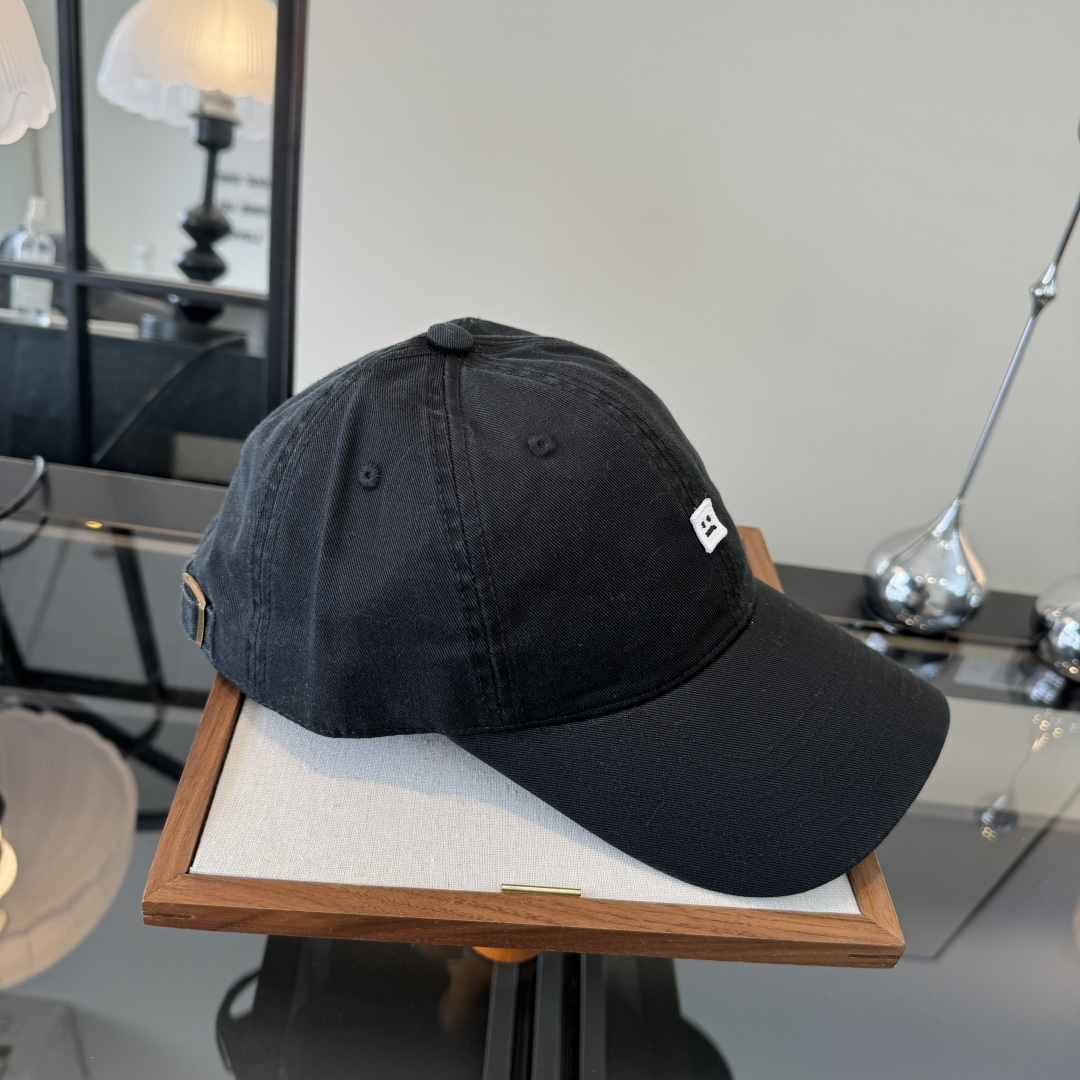 PAcne Studios 新款棒球帽 男女同款 ！！