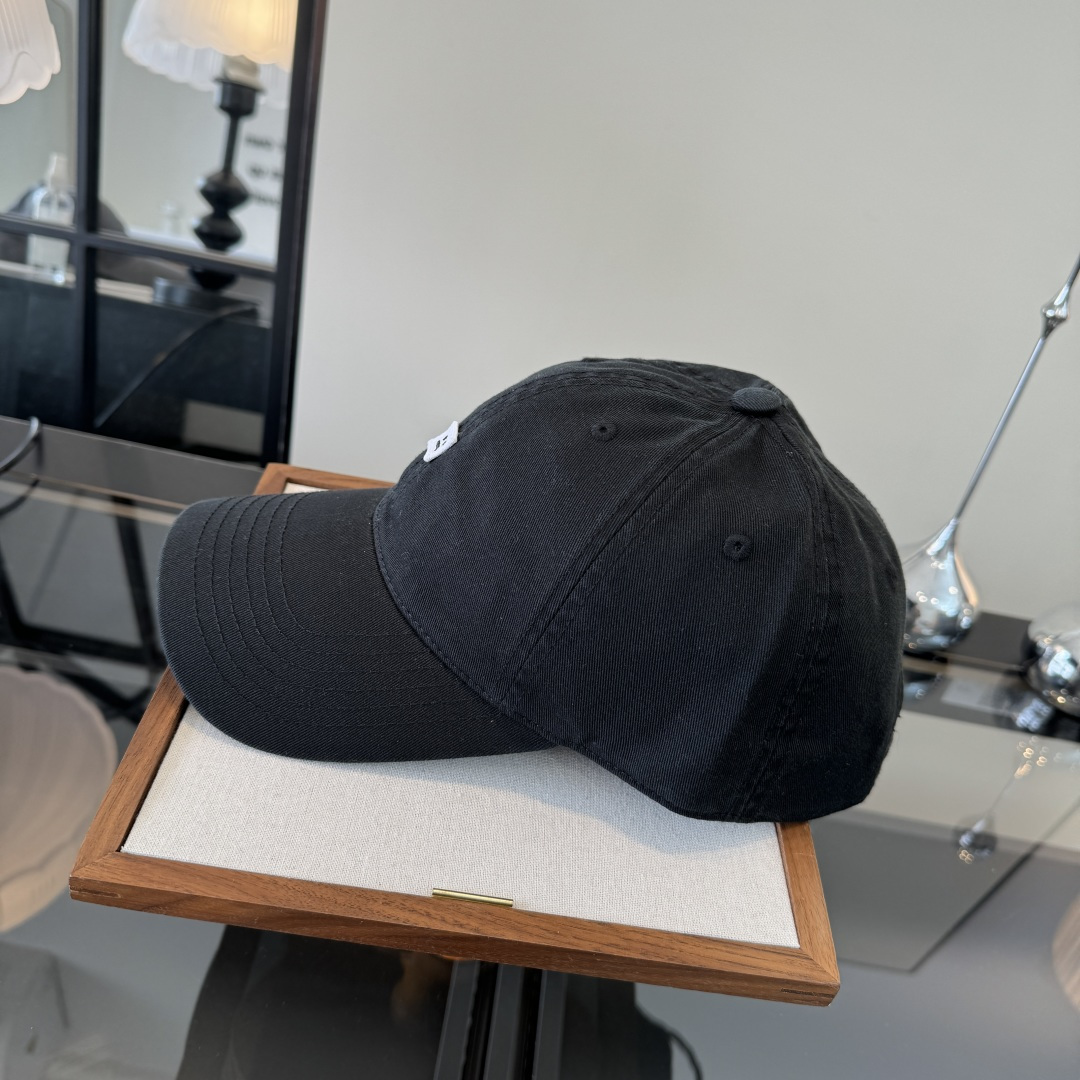 PAcne Studios 新款棒球帽 男女同款 ！！