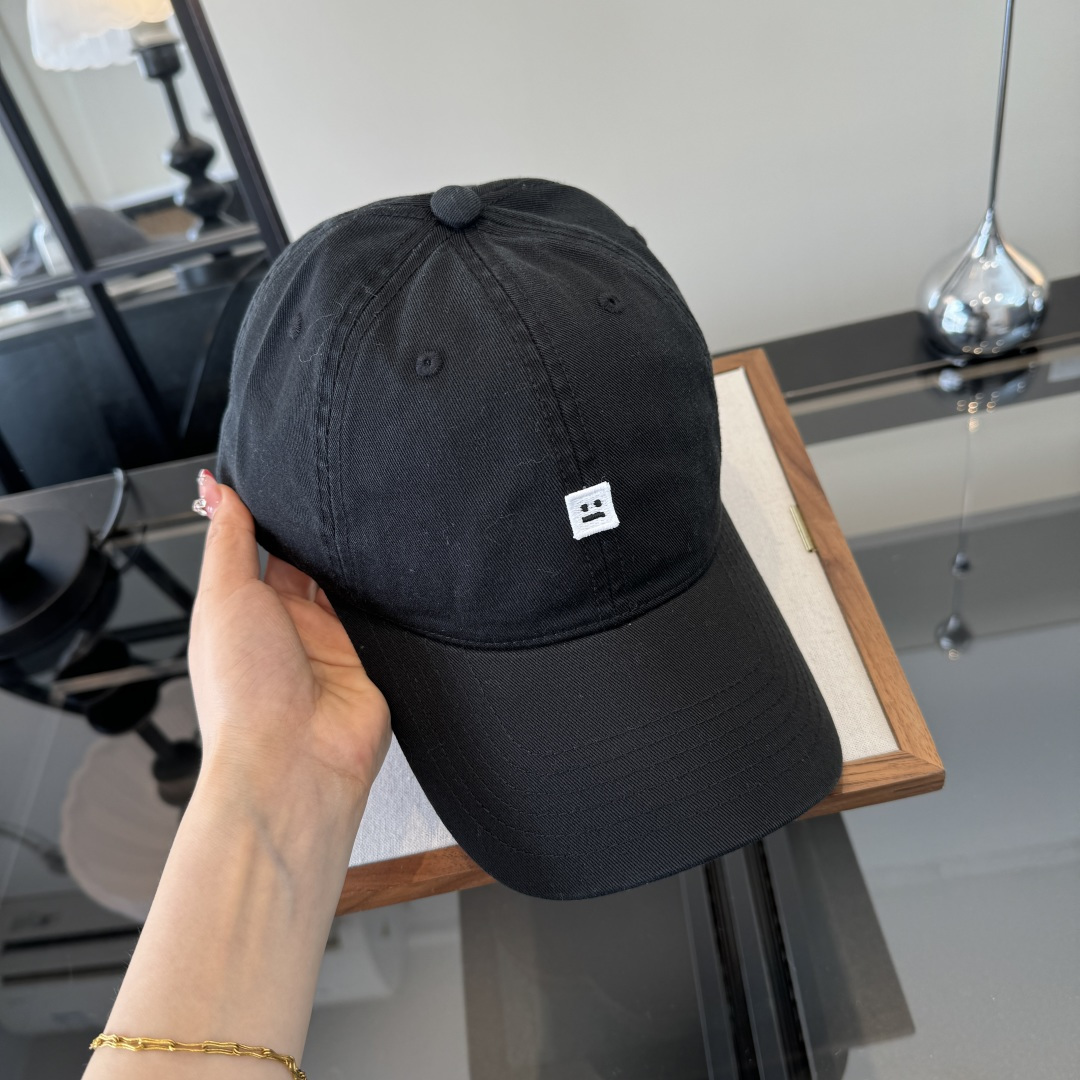 PAcne Studios 新款棒球帽 男女同款 ！！