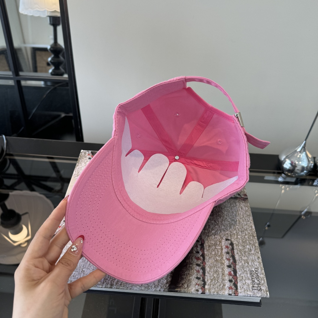 PAcne Studios 新款棒球帽 男女同款 ！！