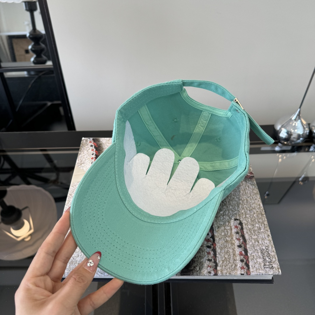 PAcne Studios 新款棒球帽 男女同款 ！！
