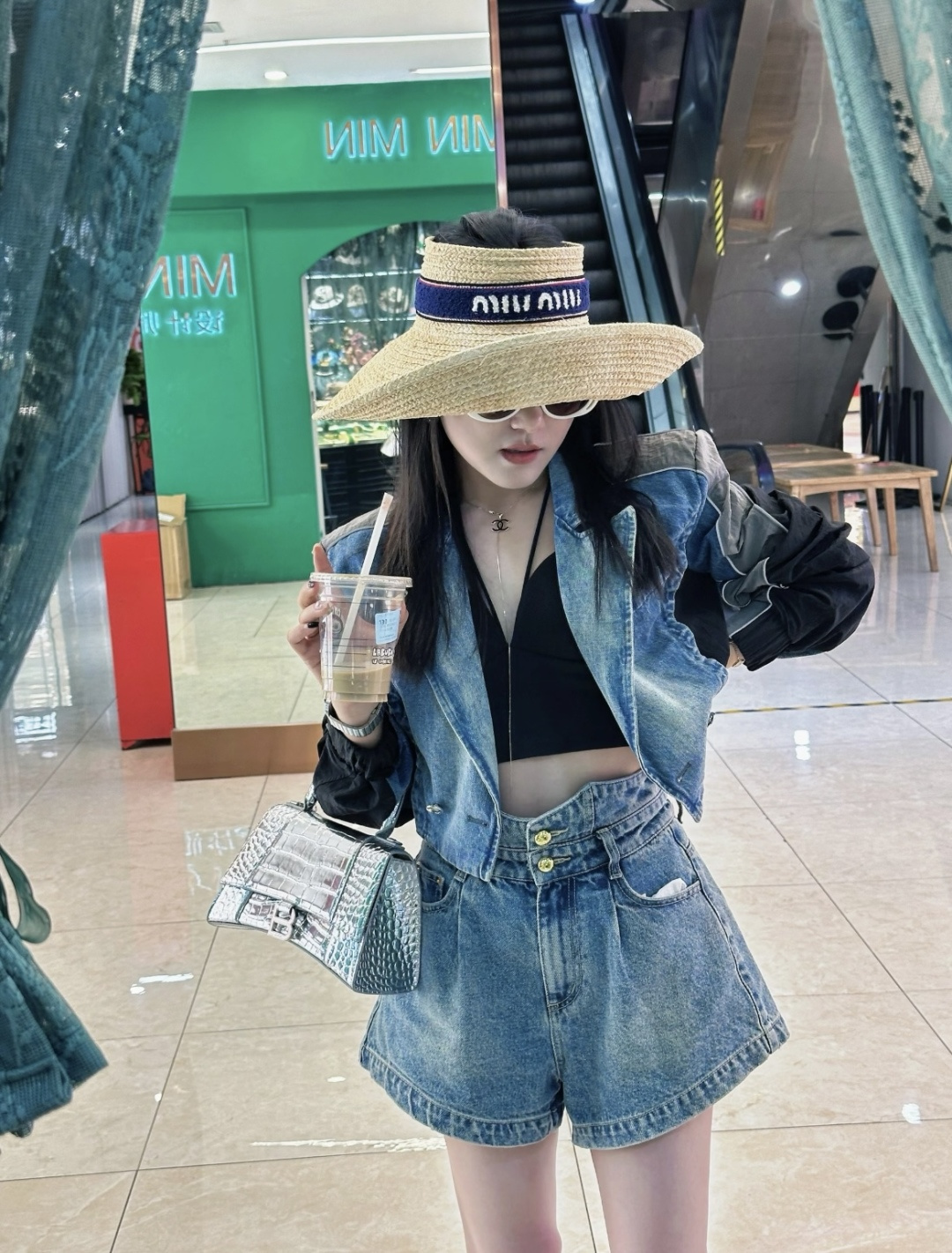 P缪缪miumiu拉菲草空顶帽，专柜新款，且买且珍惜，卖一个少一个，头围可以调节 细节待上