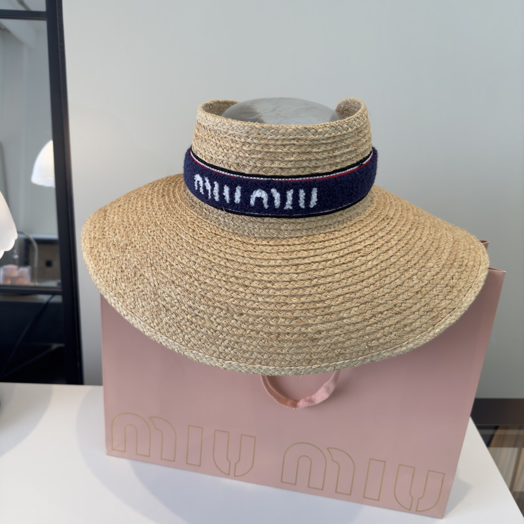 P缪缪miumiu拉菲草空顶帽，专柜新款，且买且珍惜，卖一个少一个，头围可以调节 细节待上