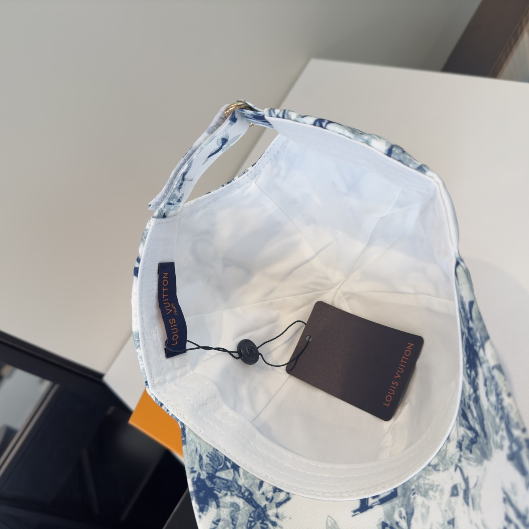 PLv路易斯新款鸭舌帽，男女通用