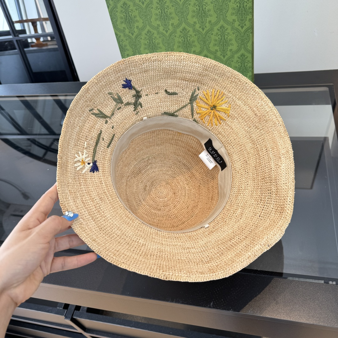 Gucci Gucci古奇拉菲草盆帽，纯手工钩织，可折叠，头围57cm