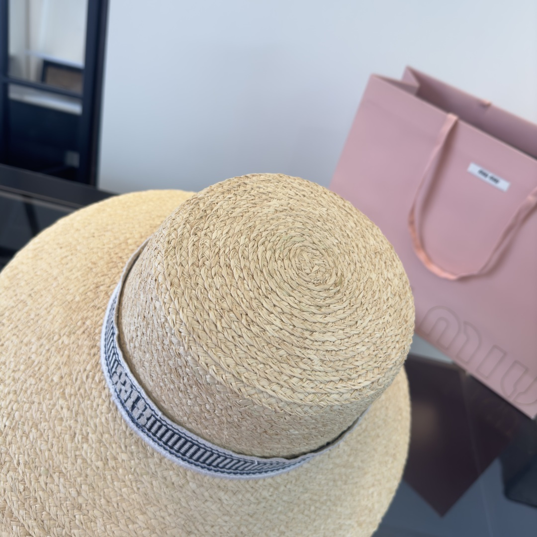 Miu Miu miumiu缪缪2026 新款拉菲草帽，头围57cm