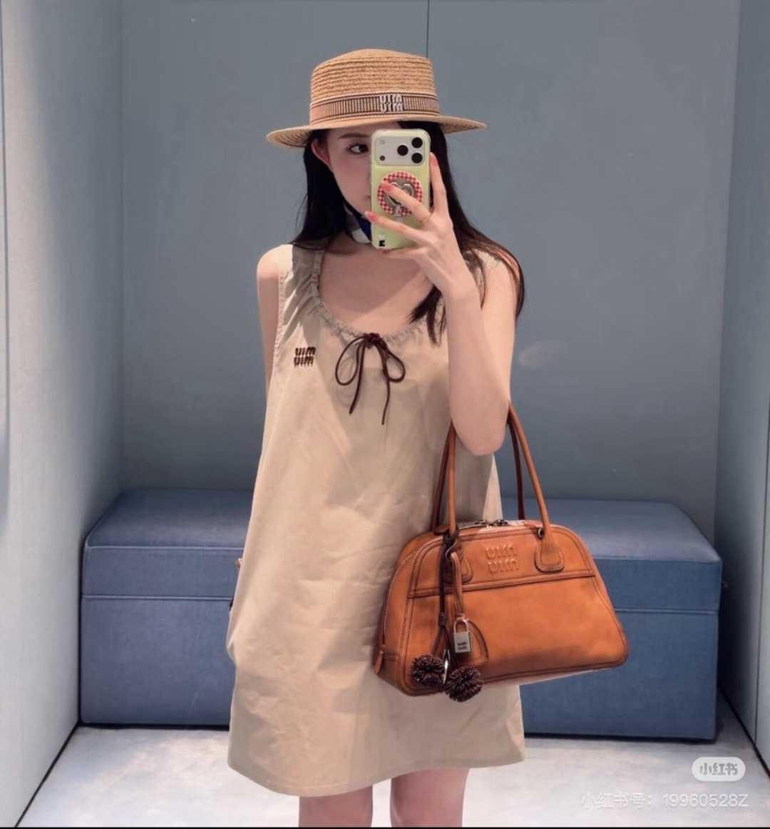 Miu Miu miumiu缪缪2026 新款平顶拉菲草帽，头围57cm