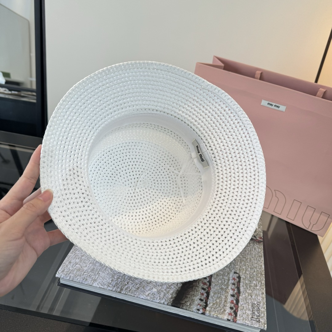 Pmiumiu缪缪新款盆帽，夏日爆款草帽，头围57cm