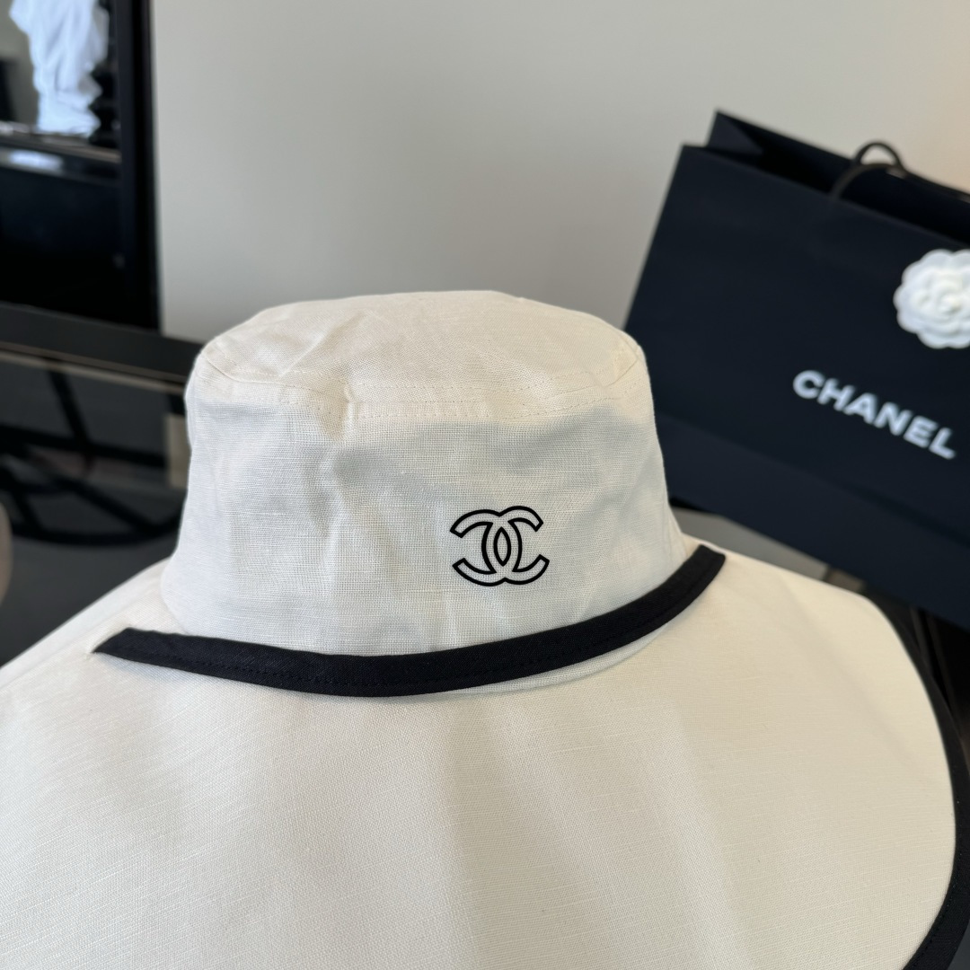 P 到货到货 Chanel香奈儿独家爆款 一直被模仿从未被超越 🎱小香大边渔夫 赶紧备货吧 📦黑色 白色
