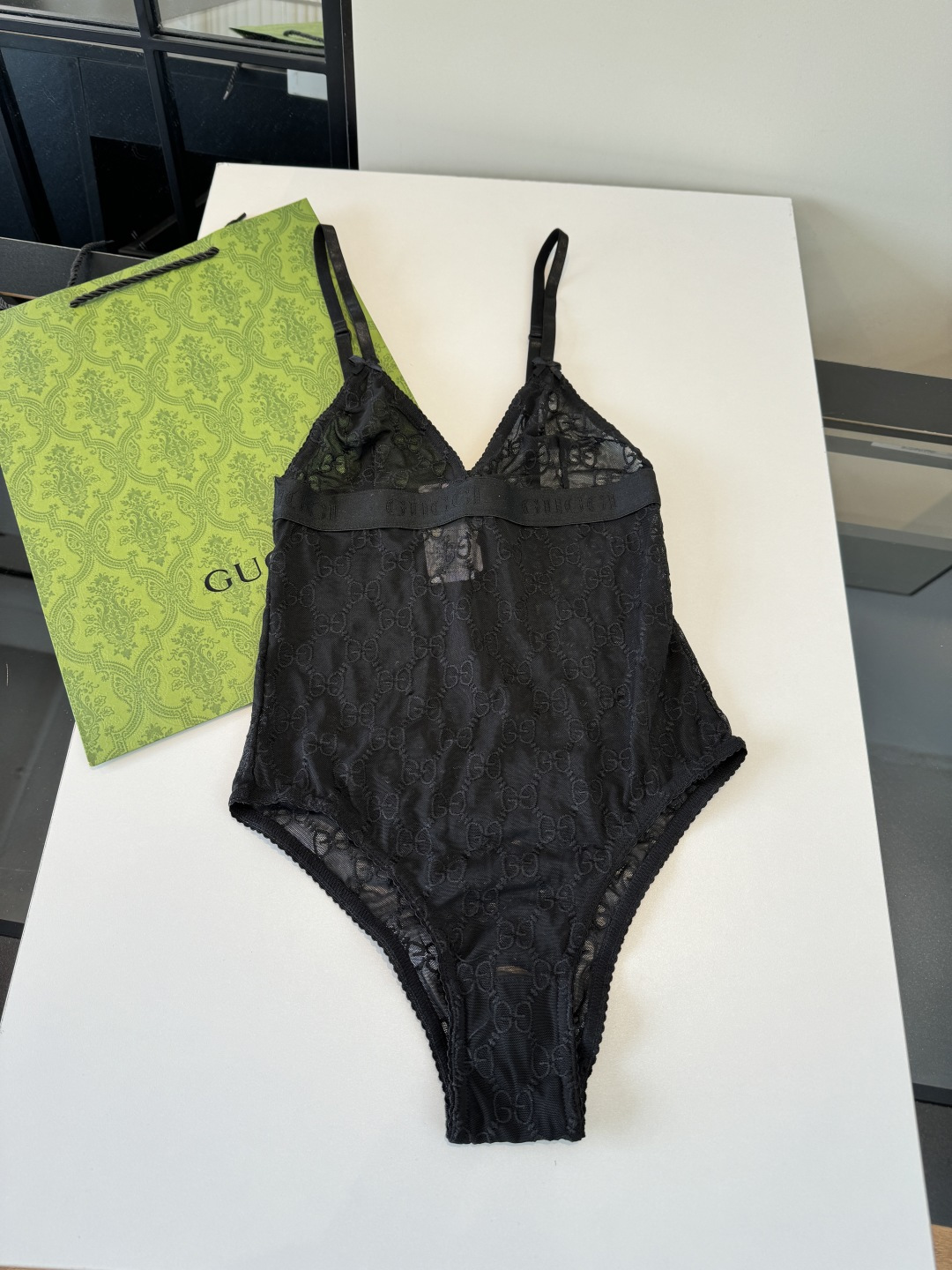 🌾Gucci古奇分体比基尼泳衣👙 上身超级棒！同步各大专柜发售，自然而然呈现时尚感！十分减龄，具有年轻活