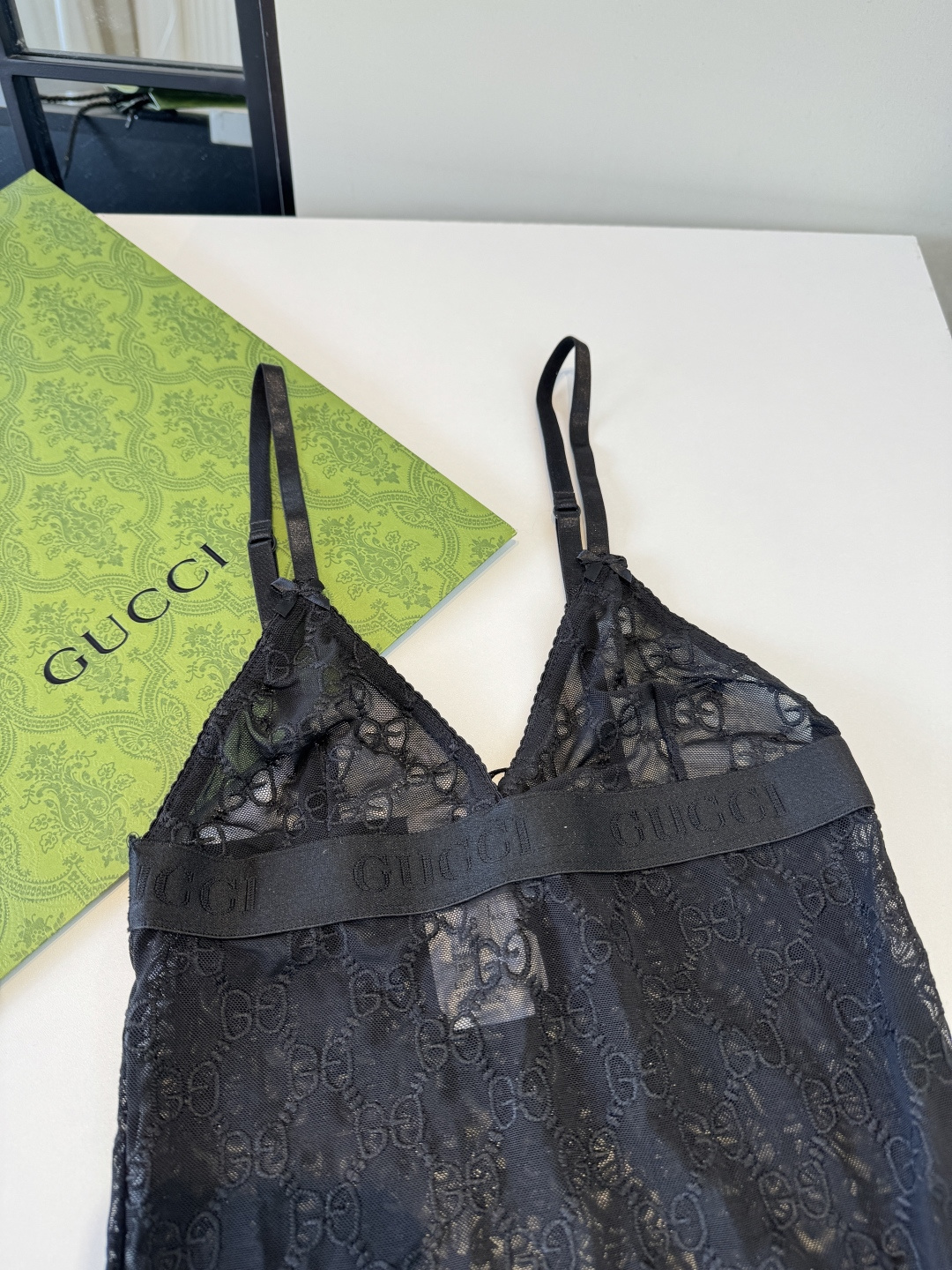 🌾Gucci古奇分体比基尼泳衣👙 上身超级棒！同步各大专柜发售，自然而然呈现时尚感！十分减龄，具有年轻活