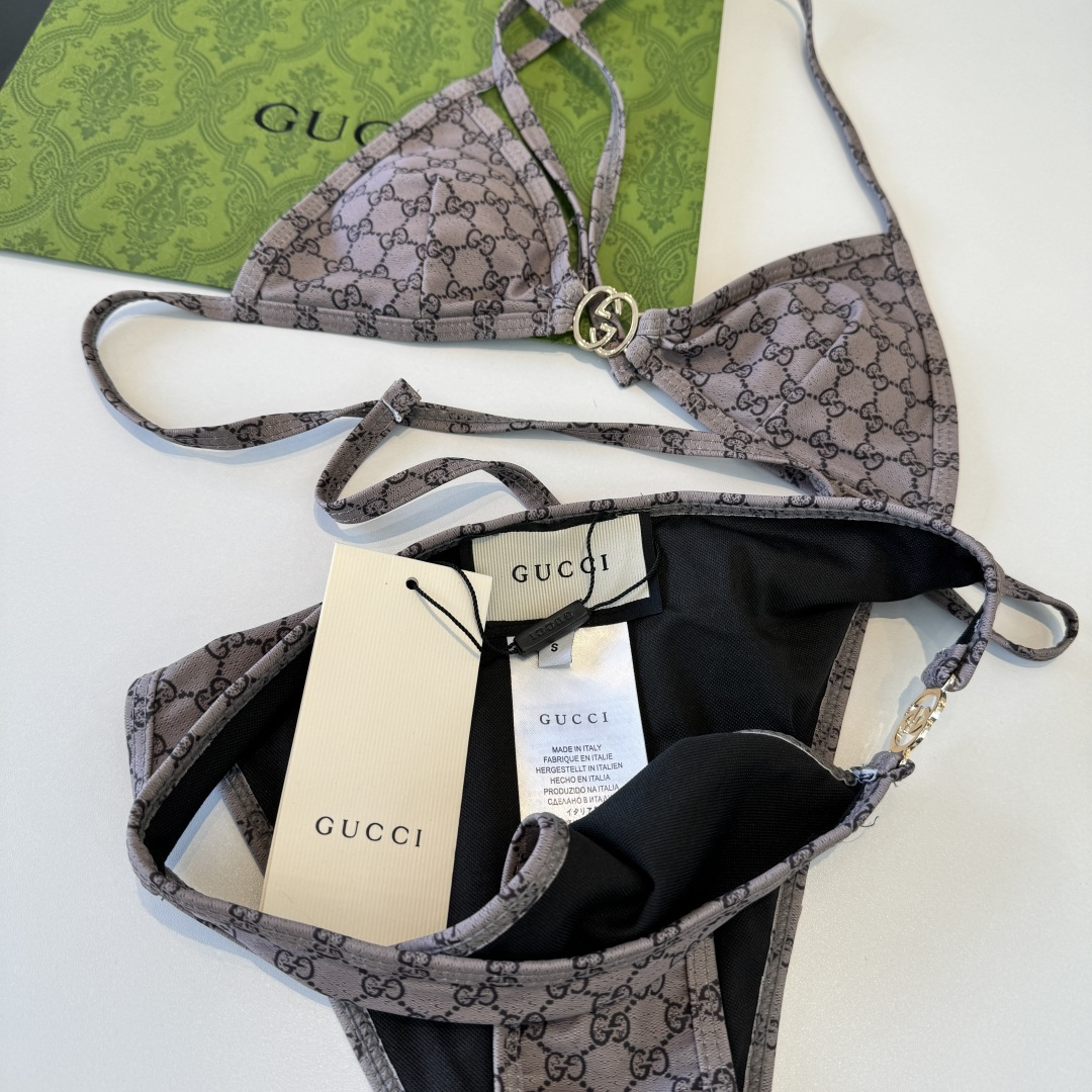 🌾Gucci古奇分体比基尼泳衣👙 上身超级棒！同步各大专柜发售，自然而然呈现时尚感！十分减龄，具有年轻活