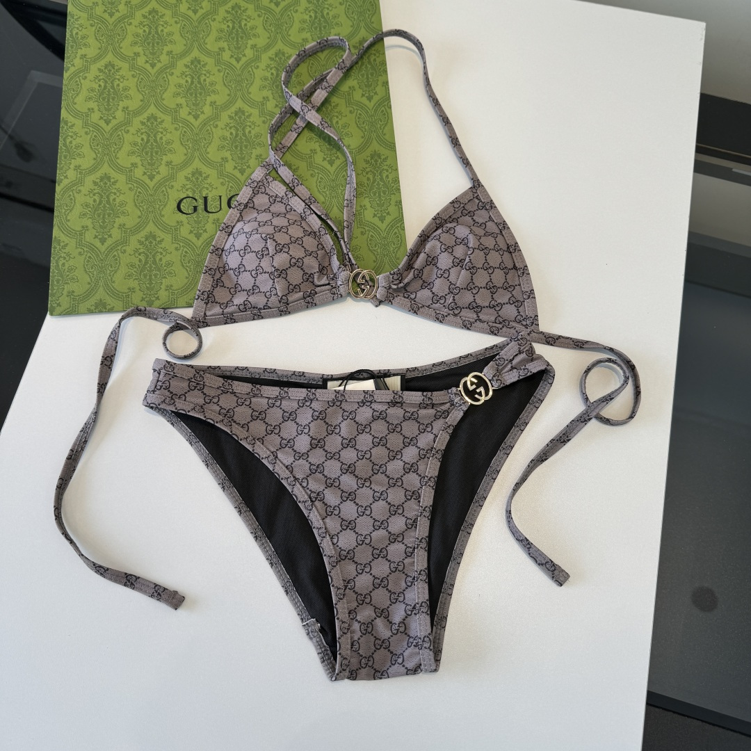 🌾Gucci古奇分体比基尼泳衣👙 上身超级棒！同步各大专柜发售，自然而然呈现时尚感！十分减龄，具有年轻活