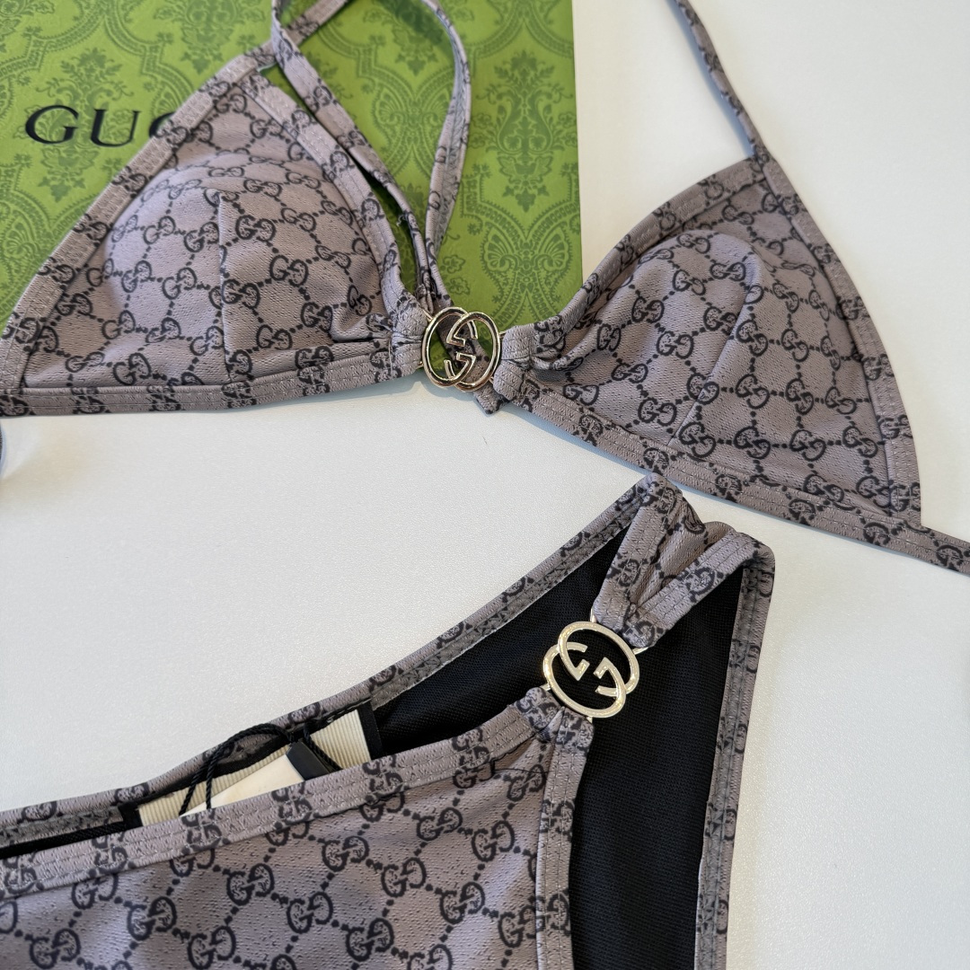 🌾Gucci古奇分体比基尼泳衣👙 上身超级棒！同步各大专柜发售，自然而然呈现时尚感！十分减龄，具有年轻活