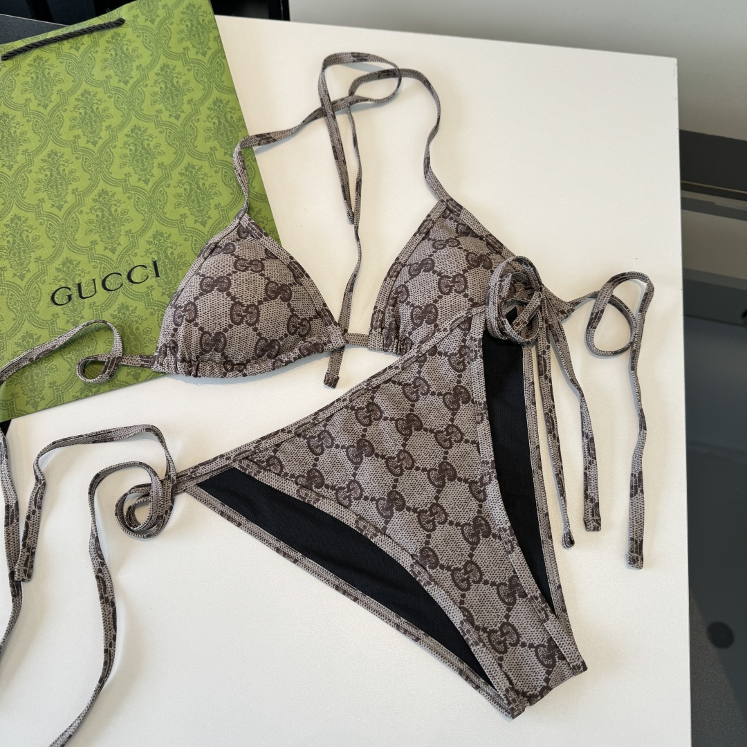 🌾Gucci古奇分体比基尼泳衣👙 上身超级棒！同步各大专柜发售，自然而然呈现时尚感！十分减龄，具有年轻活