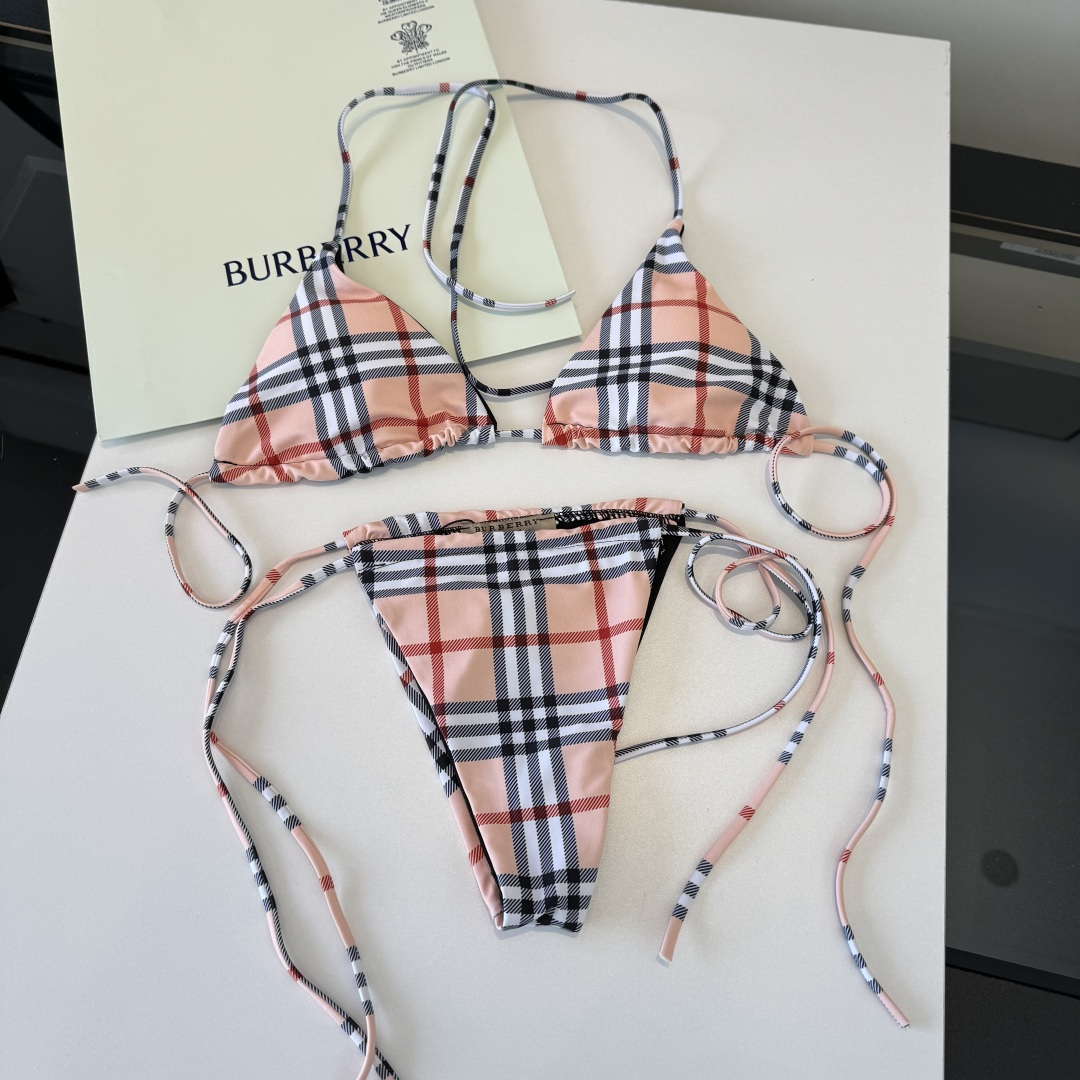 🌾Burberry巴宝莉比基尼👙 上身超级棒！同步各大专柜发售，自然而然呈现时尚感！十分减龄，具有年轻活