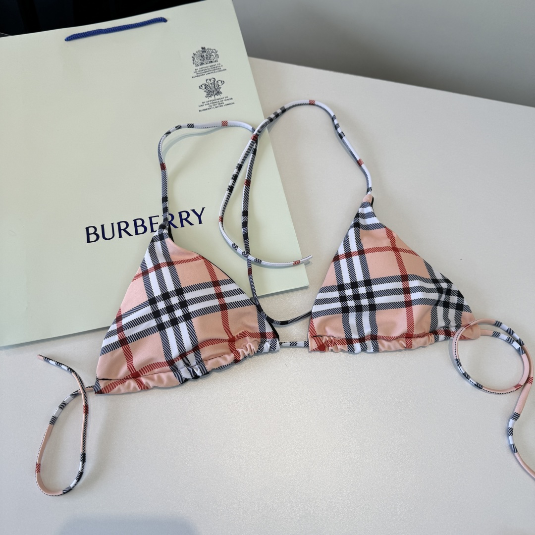 🌾Burberry巴宝莉比基尼👙 上身超级棒！同步各大专柜发售，自然而然呈现时尚感！十分减龄，具有年轻活