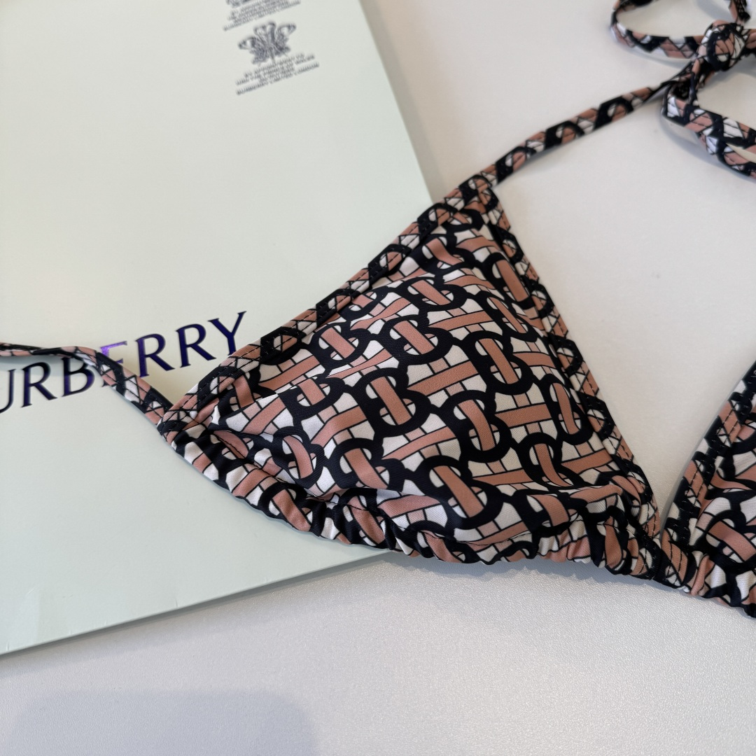 🌾Burberry巴宝莉比基尼👙 上身超级棒！同步各大专柜发售，自然而然呈现时尚感！十分减龄，具有年轻活