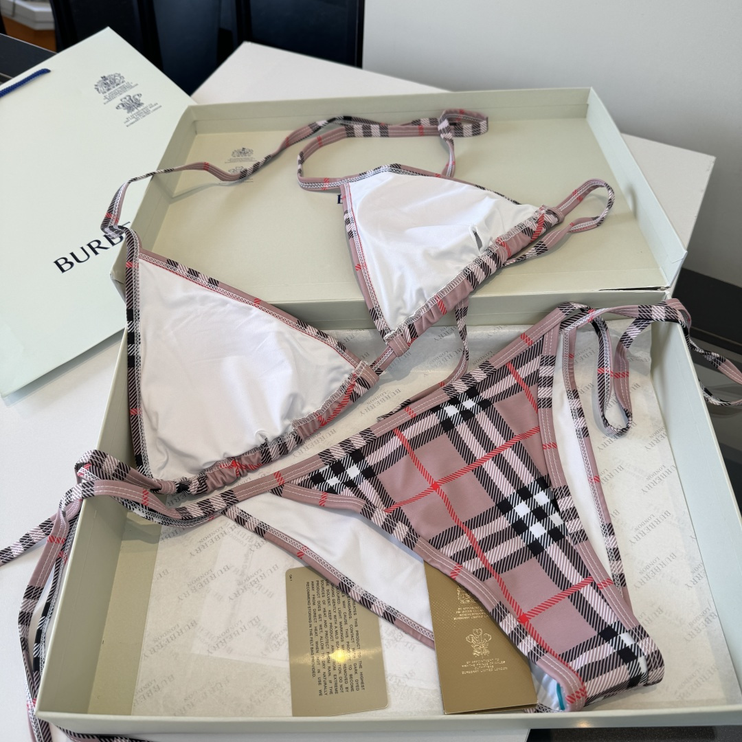 🌾巴宝莉Burberry比基尼👙 上身超级棒！同步各大专柜发售，自然而然呈现时尚感！十分减龄，具有年轻活