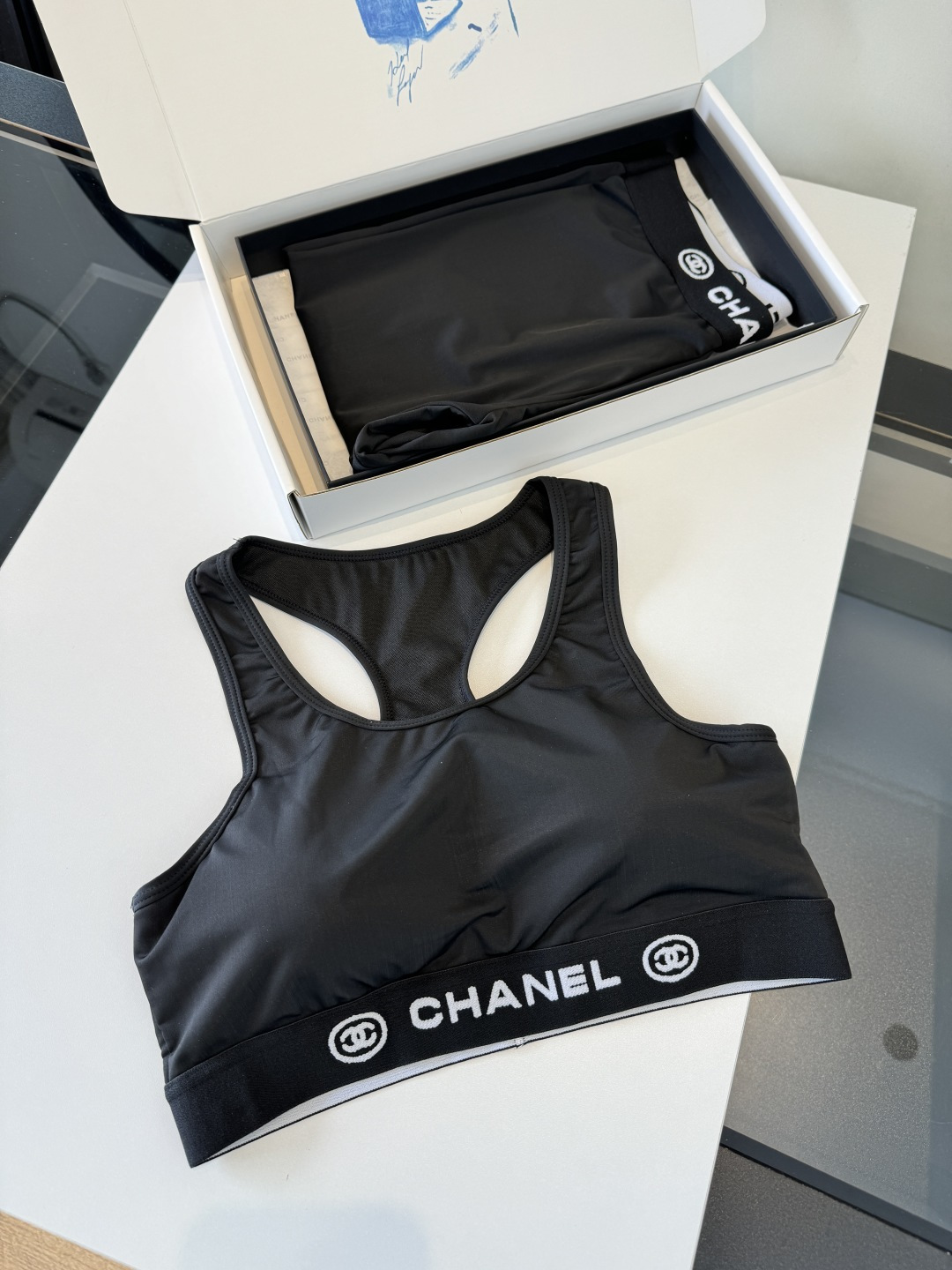 🌾Chanel香奈儿高弹力健身瑜伽服运动套装~塑腰小背心（有胸垫）+修身提臀显瘦打底裤脚 码数：SM L