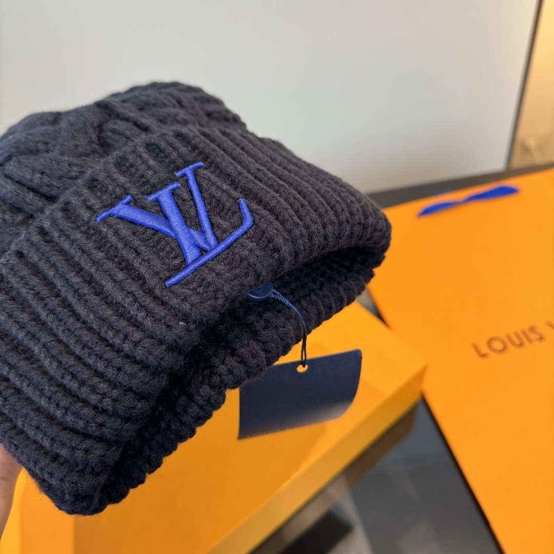 LV Cable Knit Embroidery Logo Beanie
