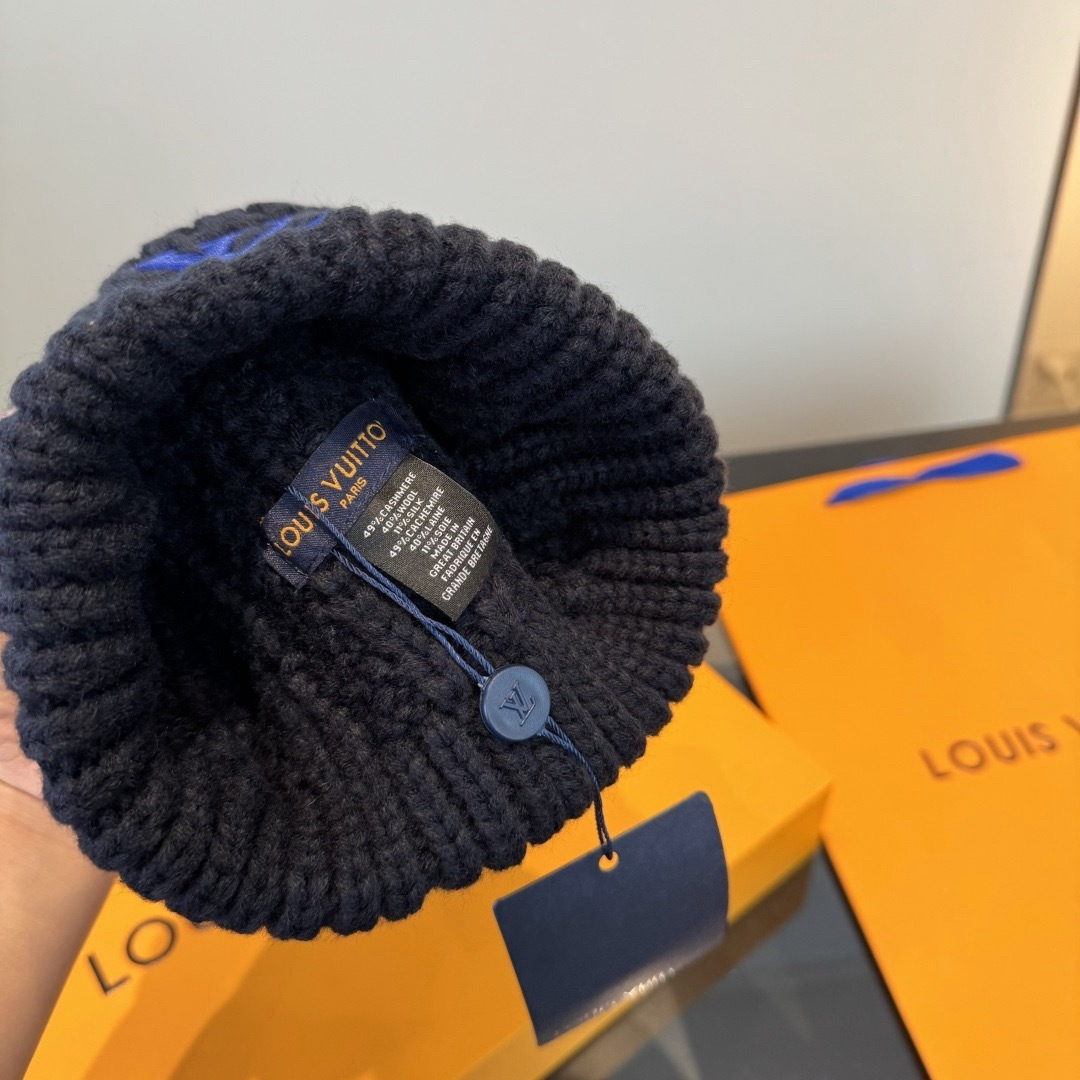 LV Cable Knit Embroidery Logo Beanie