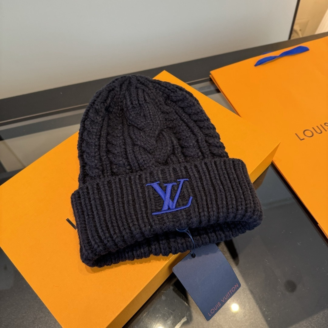 LV Cable Knit Embroidery Logo Beanie