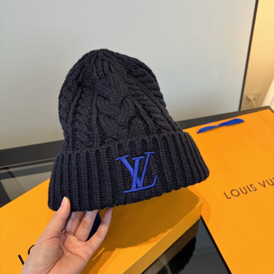LV Cable Knit Embroidery Logo Beanie