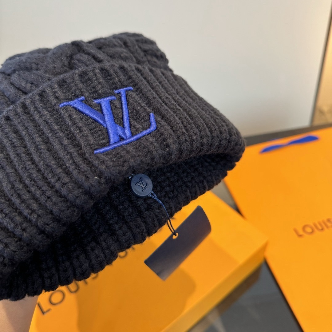 LV Cable Knit Embroidery Logo Beanie