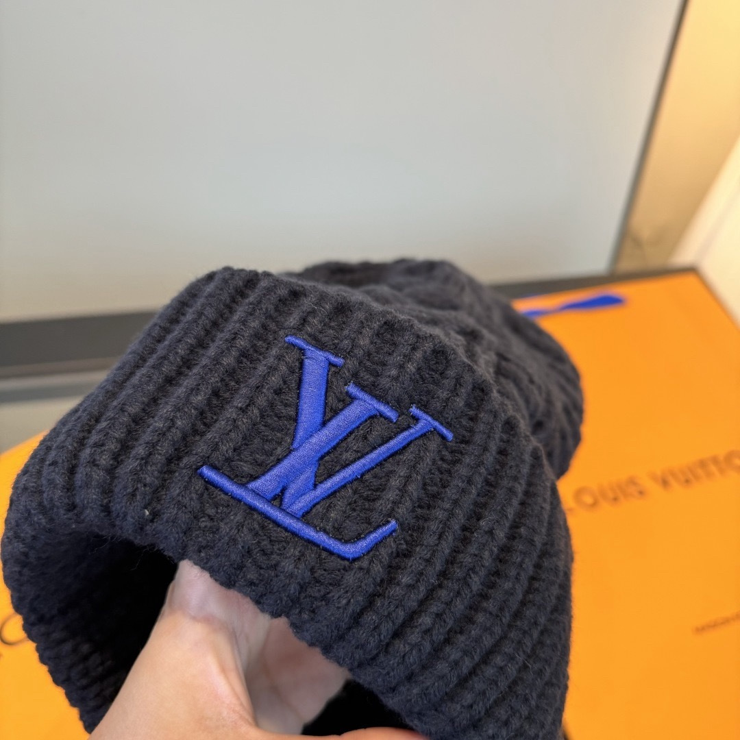 LV Cable Knit Embroidery Logo Beanie