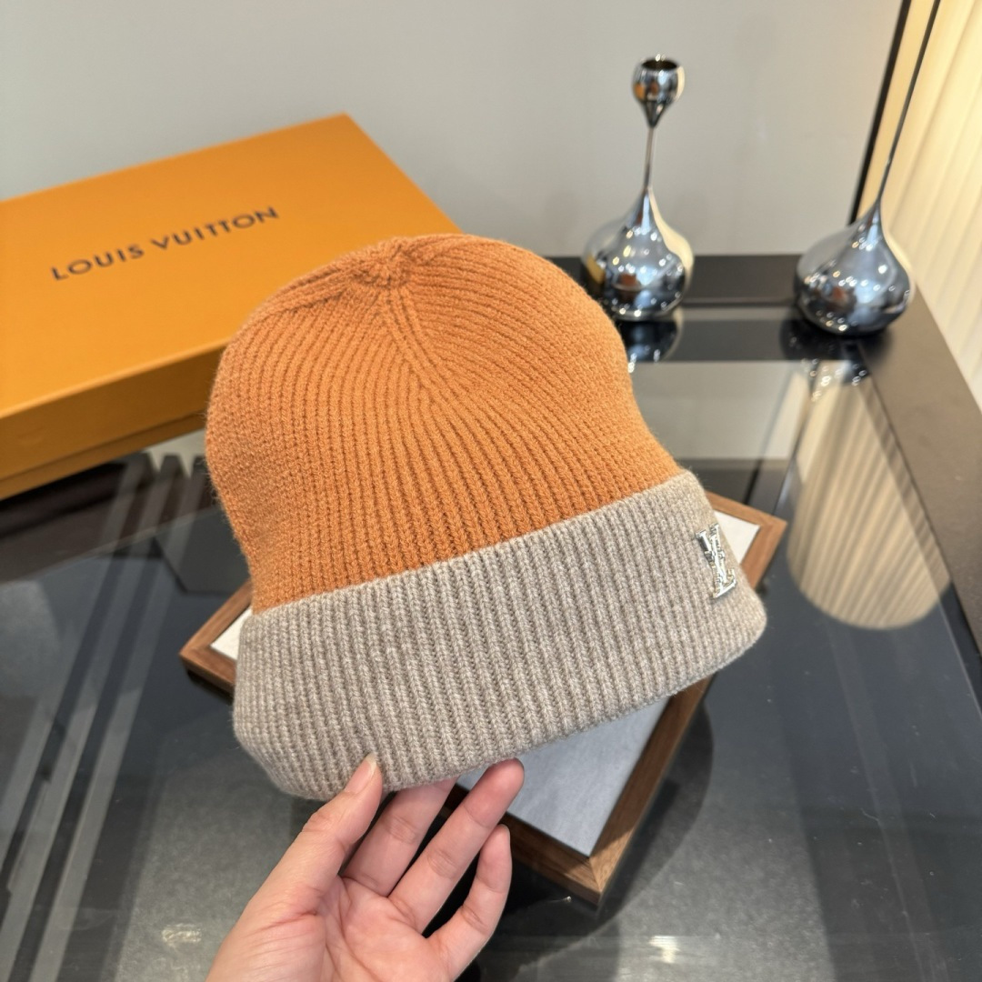 LV Cable Knit Embroidery Logo Beanie
