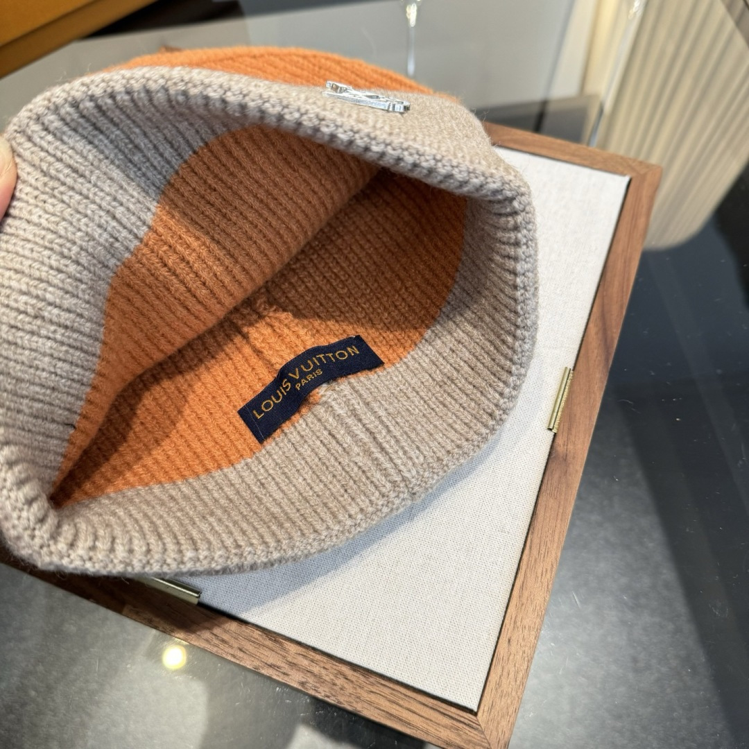 LV Cable Knit Embroidery Logo Beanie