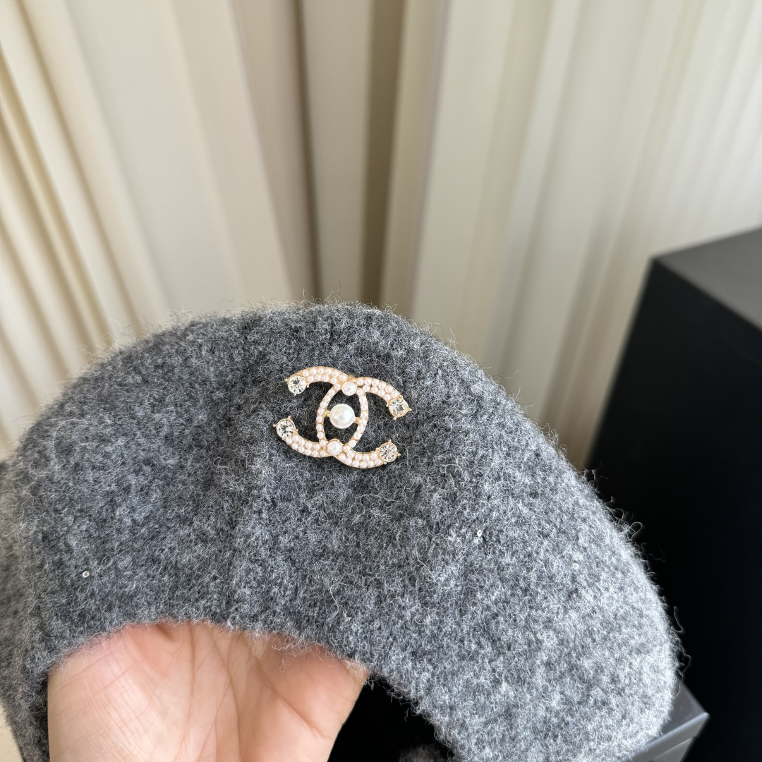 CHANEL Grey Wool Pearl Crystal CC Beret