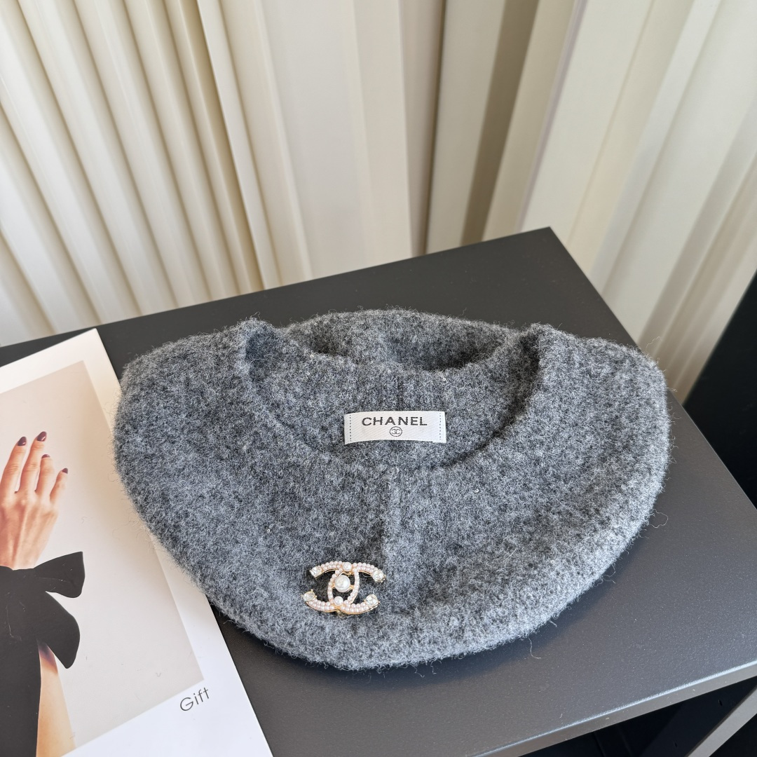 CHANEL Grey Wool Pearl Crystal CC Beret